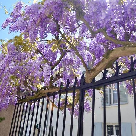 Wisteria Bed & Breakfast ฟงแตนโบล ภายนอก รูปภาพ