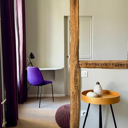 Wisteria Bed & Breakfast ฟงแตนโบล ภายนอก รูปภาพ