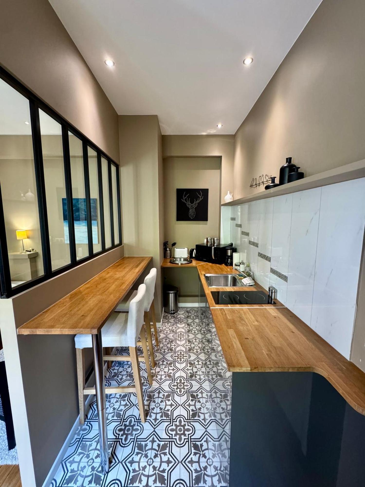 Wisteria Bed & Breakfast ฟงแตนโบล ห้อง รูปภาพ
